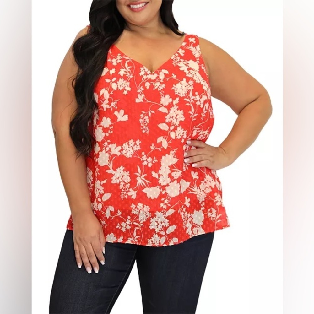 🌹NWT! Red Floral Dot Top